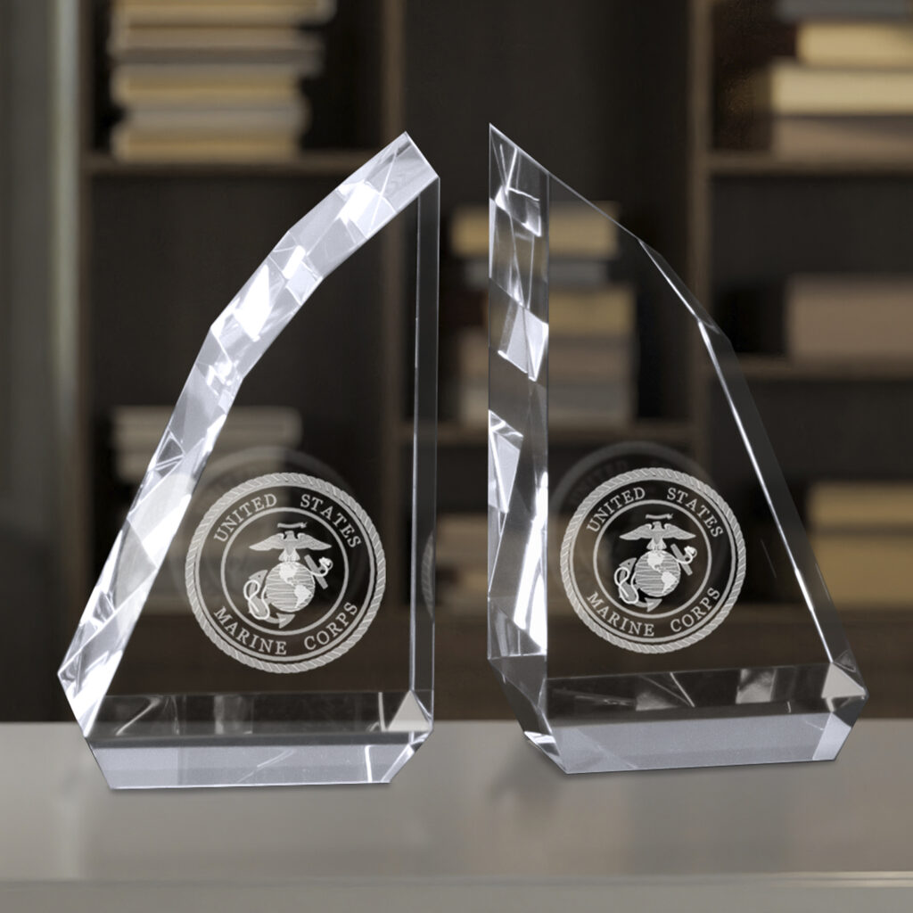 Summit Bookends, Optic