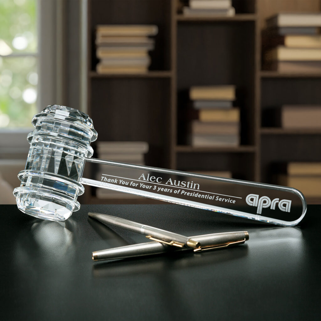 Crystal Gavel, Optic