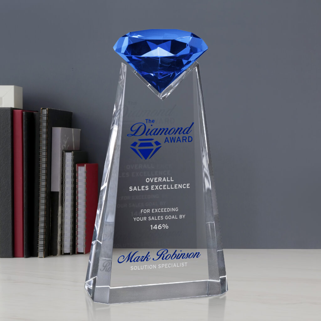 Essence Diamond, Optic