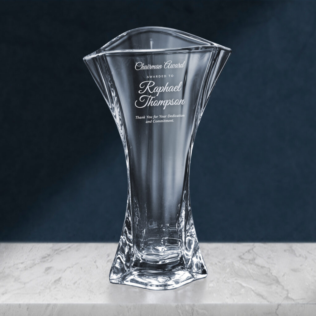 Marina Vase, Optic